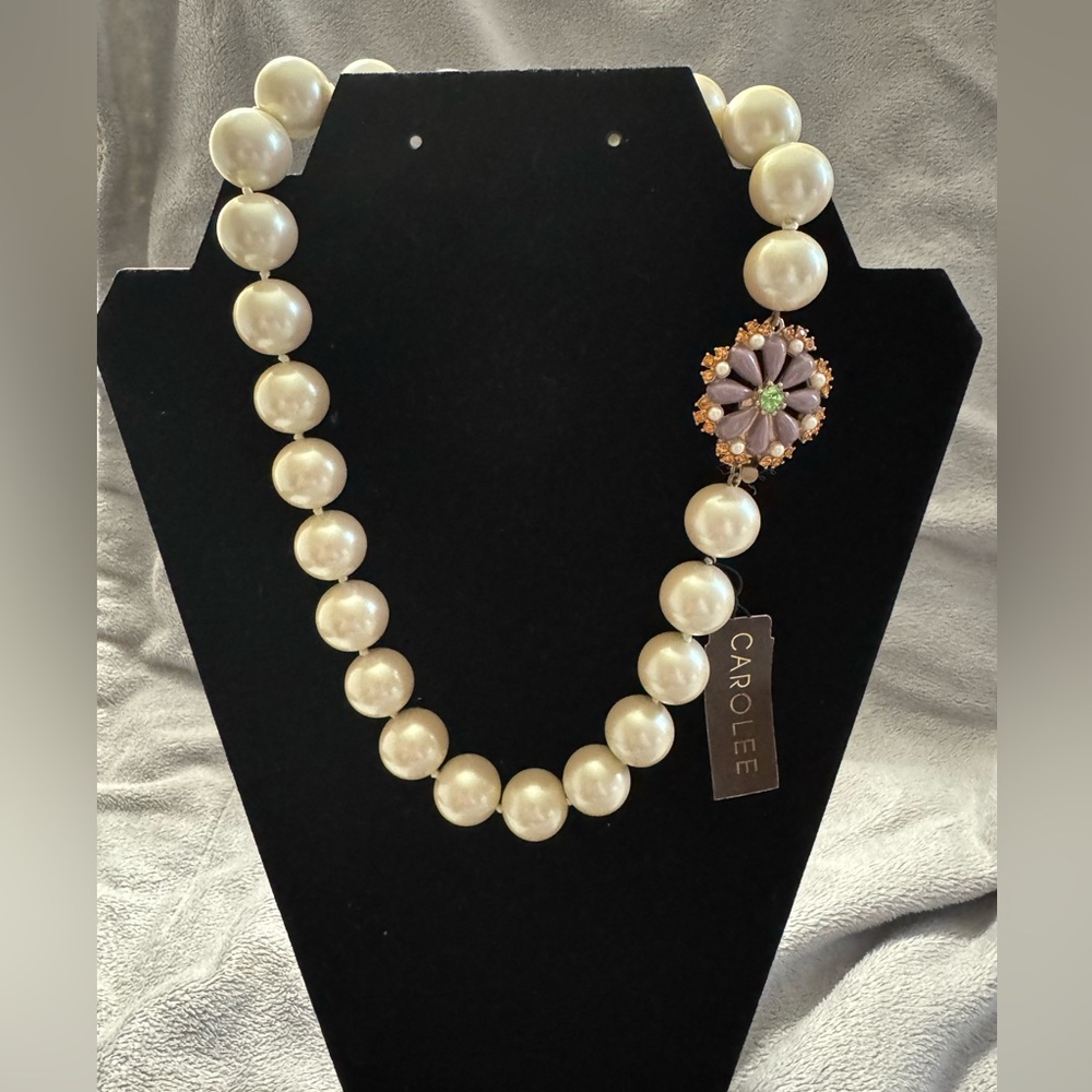 Vintage Carolee Cream Faux Pearl Necklace with Purple Floral Accent NWT